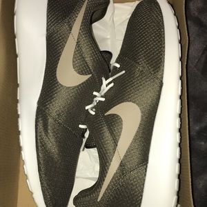 Nike Olive Green Casual Shoes